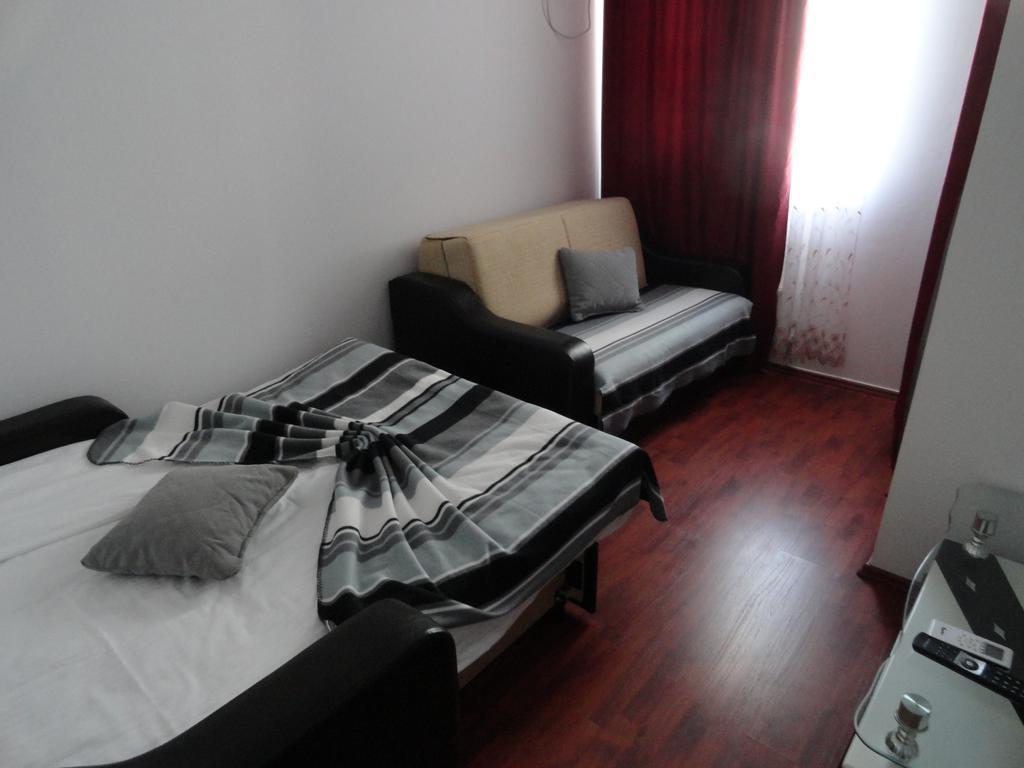 Carmen Studio Otopeni Luaran gambar